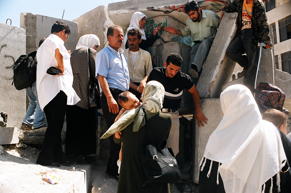 Abu Dis, Sept.03 02
