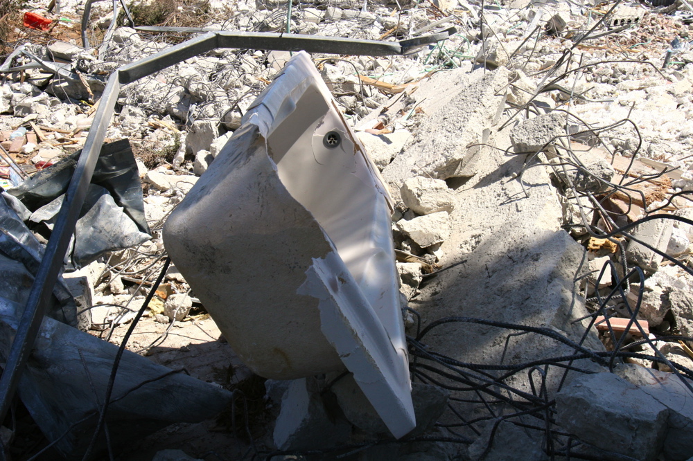 In Between 006 Kfar Darom 08.09.05
