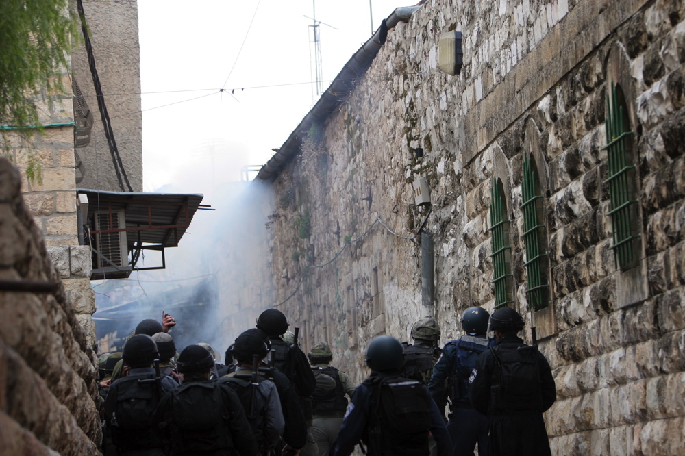 Soldier throwing a stun grenade, Feb 9 07 10